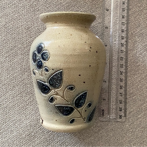 Vintage Salt Glazed Pottery in Gray and Cobalt Blue Vase - Picture 6 of 7